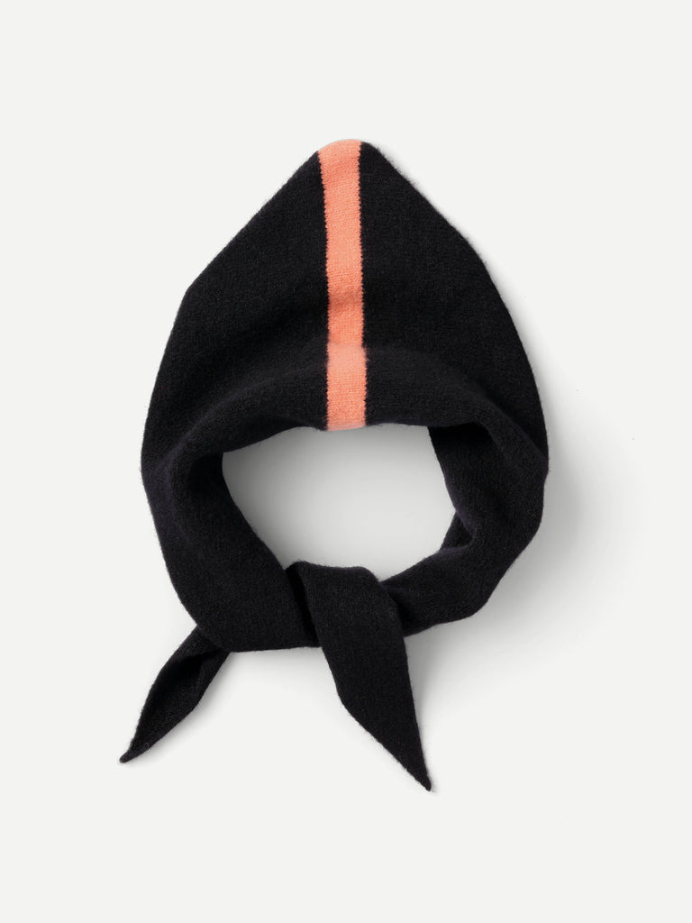 SINGLE STRIPE TRIANGLE NECKERCHIEF BLACK & PLASTER